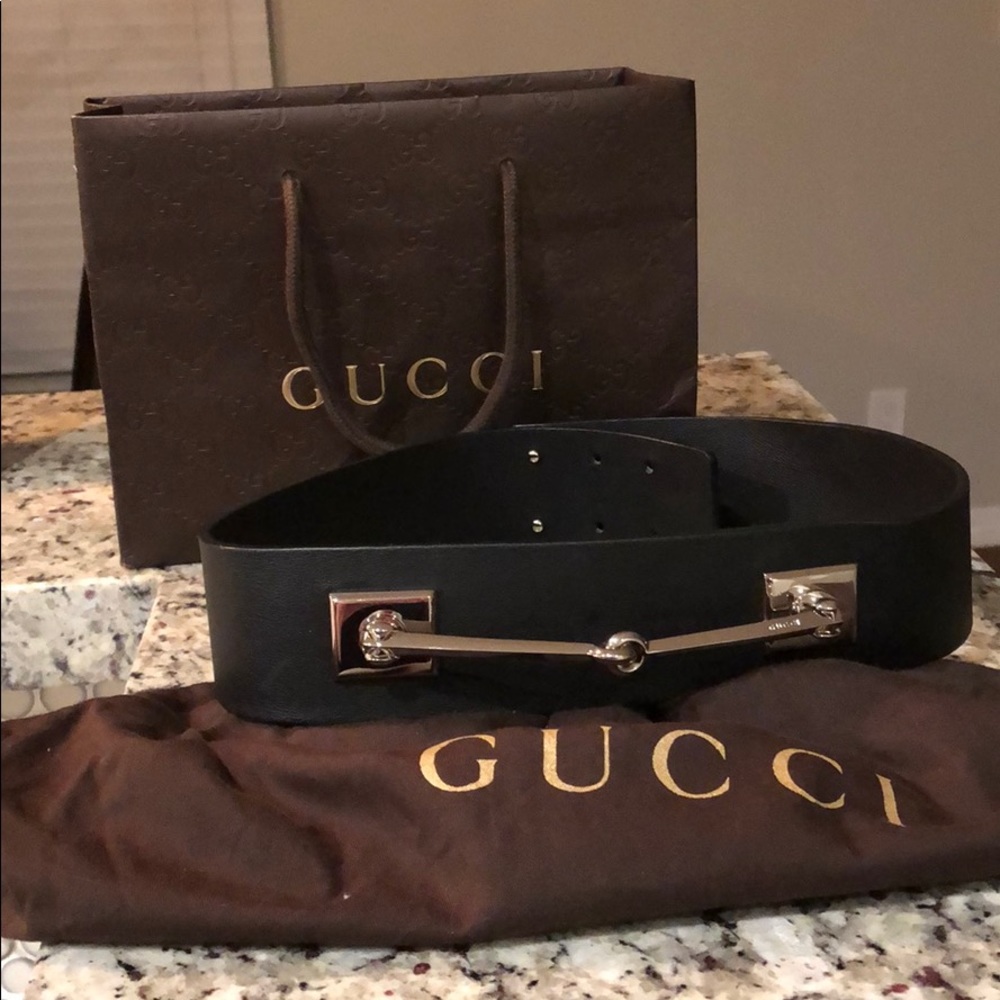 Authentic Gucci Belt comes with dust bag